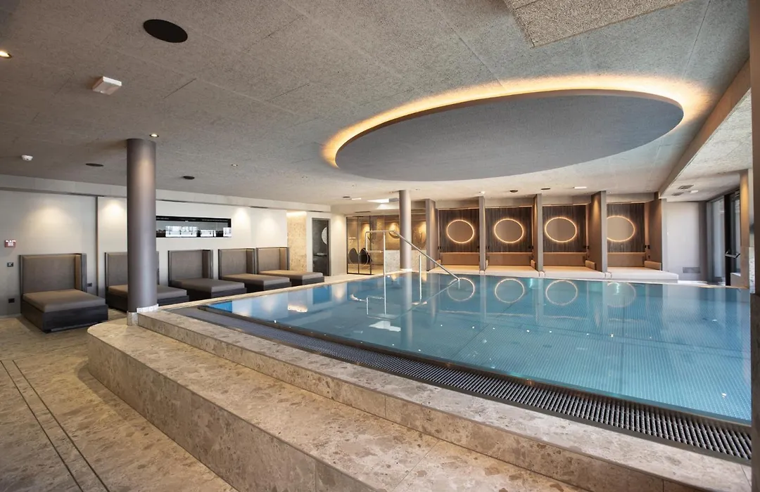 Aparthotel Familiaris - Family Apartments - Pools & Spa In Dolomites-1
