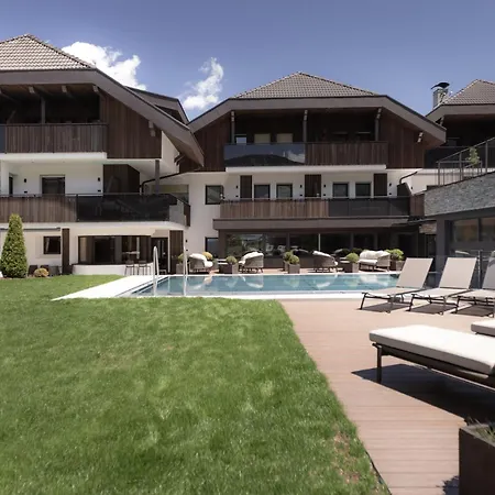 Aparthotel Familiaris - Family Apartments - Pools & Spa In Dolomites-3